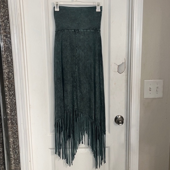 T-Party Mineral Wash Tie Dye Fringe- Small - Picture 5 of 10